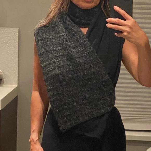 Sarah Pacini Wrap Scarf - Picture 3 of 8